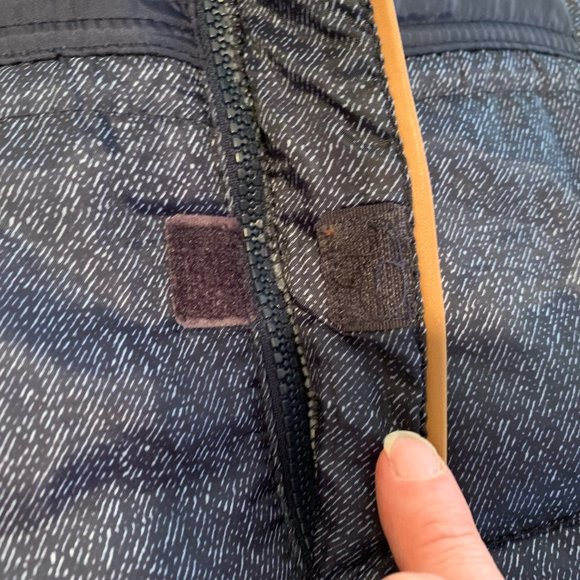 Boys Rock Navy Puffer Vest Size 3T - Picture 6 of 16